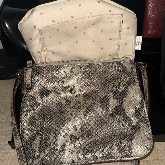 Kate Spade - Metallic Python Embossed crossbody. Two Tone. Excellent used. - Picture 5 of 14